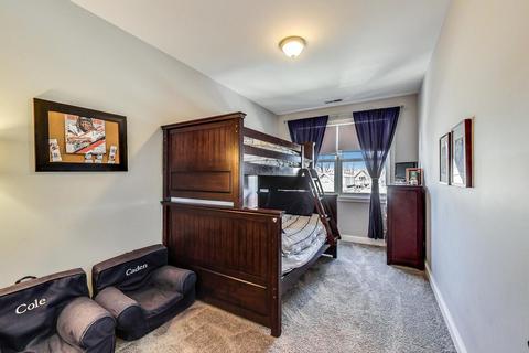 5330 W Argyle St, Chicago, IL 60630 photo 29