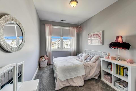 5330 W Argyle St, Chicago, IL 60630 photo 25