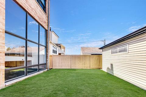 5330 W Argyle St, Chicago, IL 60630 photo 39