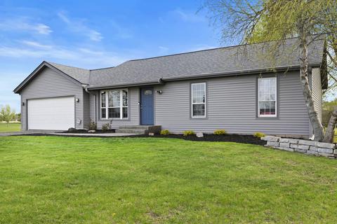 4657 Straw Ln, Roscoe, IL 61073 photo 1