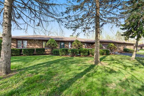 1200 Lexington Dr, Algonquin, IL 60102 photo 2