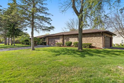 1200 Lexington Dr, Algonquin, IL 60102 photo 3