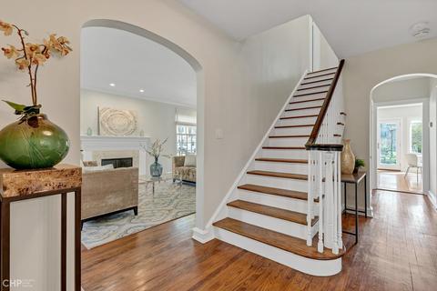 2033 Bennett Ave, Evanston, IL 60201 photo 2