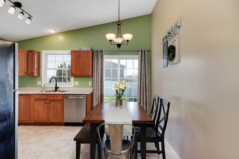 1107 Rader Run, Bloomington, IL 61704 photo 9