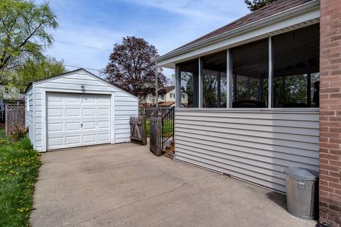 852 S 2nd Ave, Des Plaines, IL 60016 photo 25