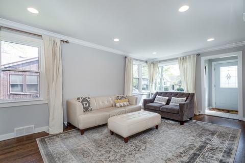 852 S 2nd Ave, Des Plaines, IL 60016 photo 3