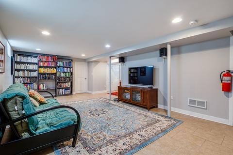 852 S 2nd Ave, Des Plaines, IL 60016 photo 21