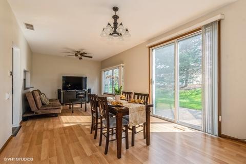 939 Mesa Dr, Elgin, IL 60123 photo 4