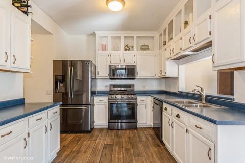 939 Mesa Dr, Elgin, IL 60123 photo 9