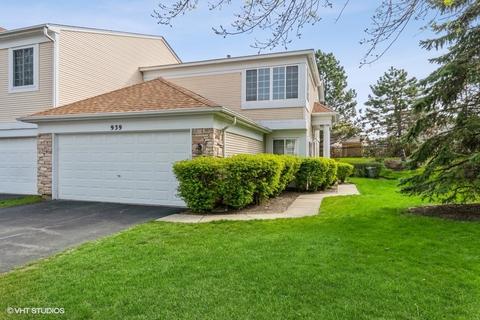 939 Mesa Dr, Elgin, IL 60123 photo 2