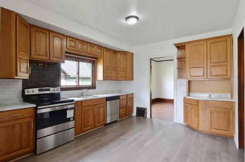 300 E William St, Bement, IL 61813 photo 10