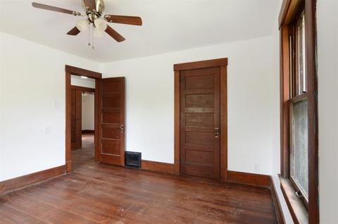 300 E William St, Bement, IL 61813 photo 21