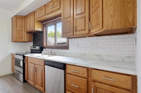 300 E William St, Bement, IL 61813 photo 11
