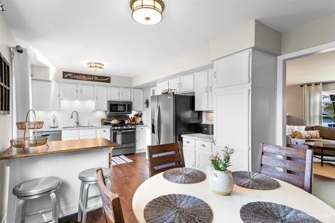 1614 Pershing Ave, Wheaton, IL 60189 photo 9