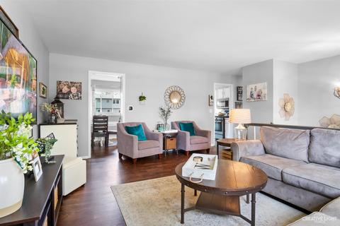 1614 Pershing Ave, Wheaton, IL 60189 photo 4