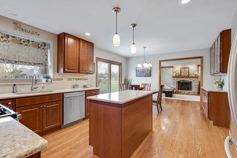 3720 Persimmon Dr, Algonquin, IL 60102 photo 9