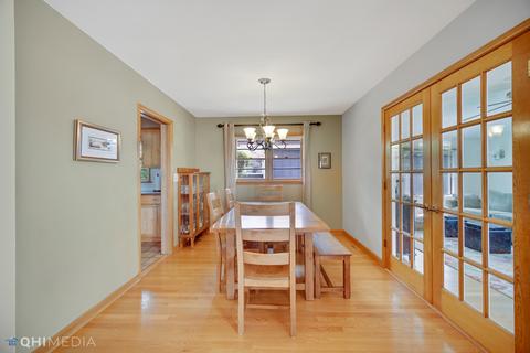 902 S Main St, Wheaton, IL 60187 photo 7