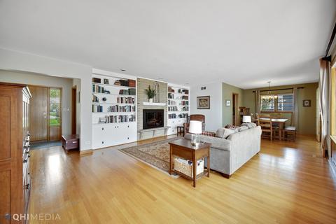 902 S Main St, Wheaton, IL 60187 photo 5