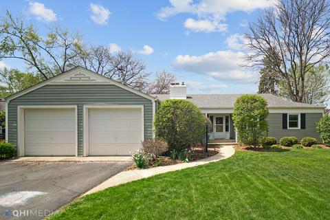 902 S Main St, Wheaton, IL 60187 photo 2