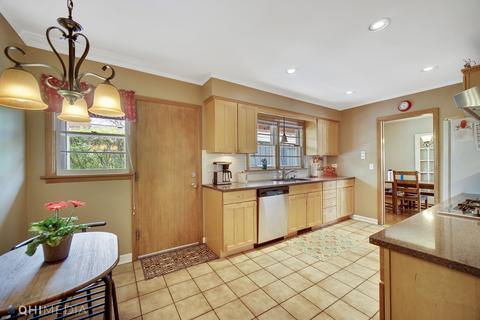 902 S Main St, Wheaton, IL 60187 photo 10