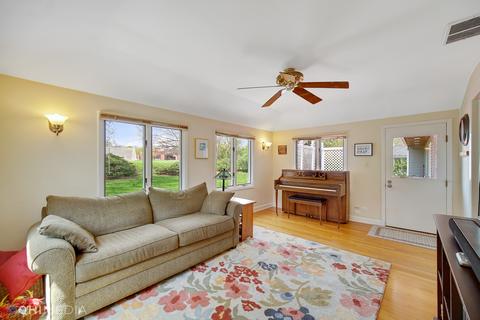 902 S Main St, Wheaton, IL 60187 photo 9