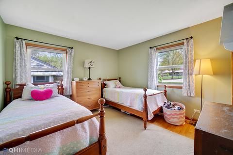 902 S Main St, Wheaton, IL 60187 photo 14