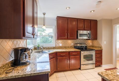 933 E Algonquin Rd, Des Plaines, IL 60016 photo 10