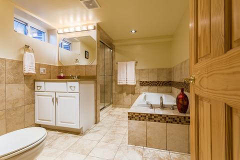 933 E Algonquin Rd, Des Plaines, IL 60016 photo 21