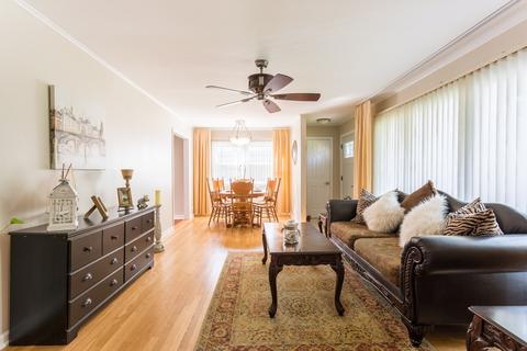933 E Algonquin Rd, Des Plaines, IL 60016 photo 5