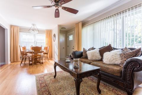 933 E Algonquin Rd, Des Plaines, IL 60016 photo 6