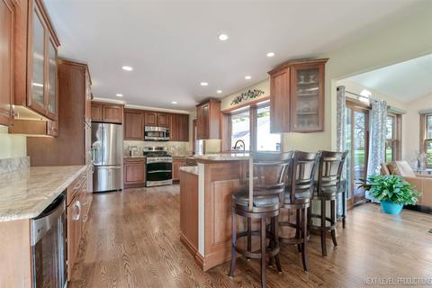 600 Forest View Dr, Geneva, IL 60134 photo 9