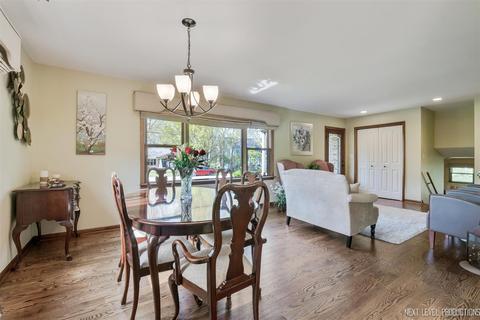 600 Forest View Dr, Geneva, IL 60134 photo 8