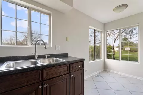 1171 Longford Rd, Bartlett, IL 60103 photo 8
