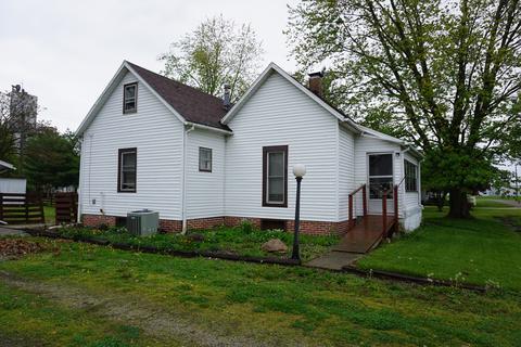 114 N John St, Fithian, IL 61844 photo 2
