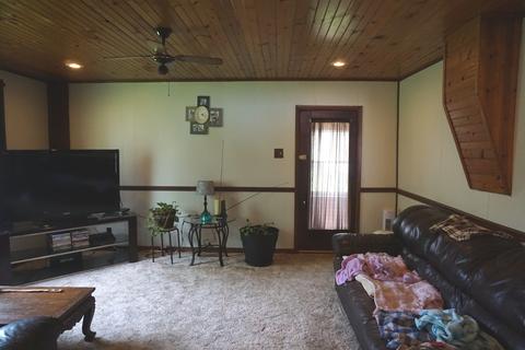 114 N John St, Fithian, IL 61844 photo 4