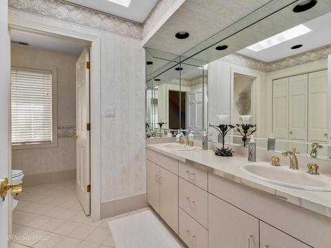 116 Oak Ridge Dr, Burr Ridge, IL 60527 photo 28