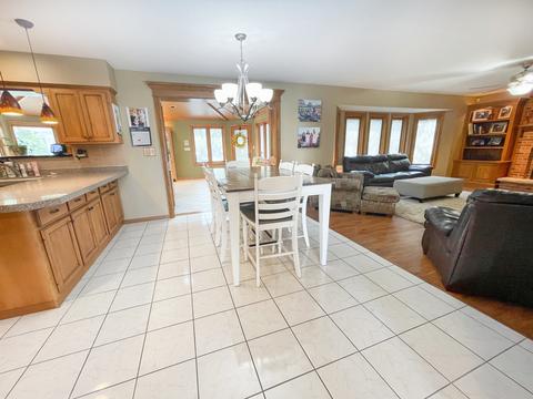 433 N Kevin Dr, Addison, IL 60101 photo 3