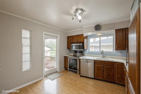 3101 Terry Ln, Broadview, IL 60155 photo 4