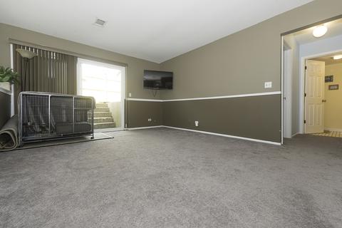 574 Forum Dr, Roselle, IL 60172 photo 29