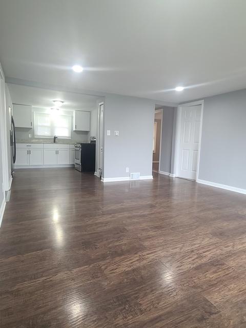 285 Oakview Ave, Aurora, IL 60505 photo 2