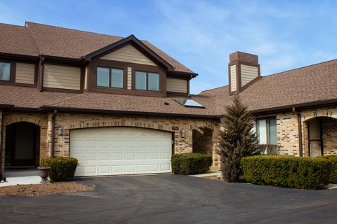 1934 Golf View Dr, Bartlett, IL 60103 photo 1