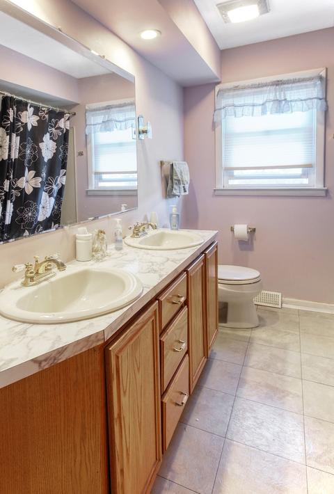 118 Center Ave, Wheeling, IL 60090 photo 13