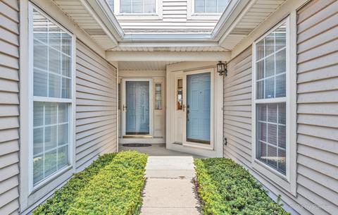 273 Wildspring Ct, Itasca, IL 60143 photo 2
