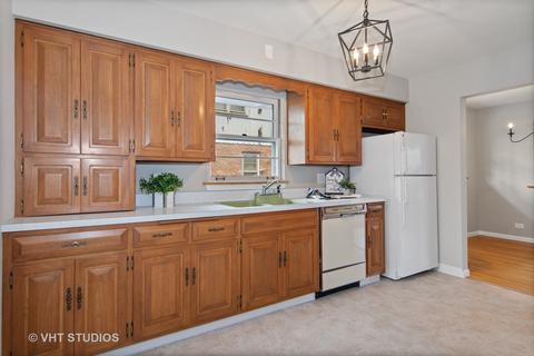 829 Stoddard Ave, Wheaton, IL 60187 photo 3