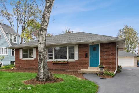 829 Stoddard Ave, Wheaton, IL 60187 photo 1