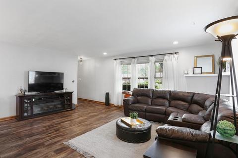 2313 Brookshire Dr E, Champaign, IL 61821 photo 12