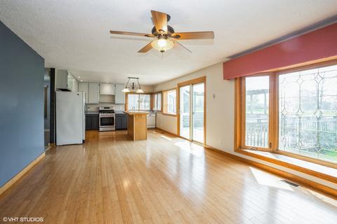 5820 Danforth Ct, Hanover Park, IL 60133 photo 6