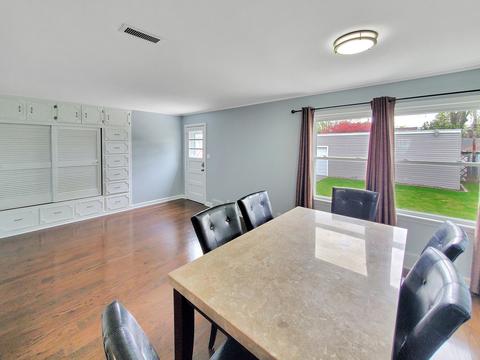 685 Ludlow Ave, Elgin, IL 60120 photo 5