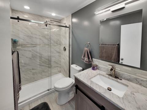 685 Ludlow Ave, Elgin, IL 60120 photo 10