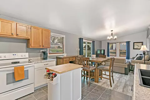905 Osage Dr, Mchenry, IL 60051 photo 9